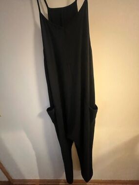 SHEIN Black Relaxed Jumpsuit with Side Pockets